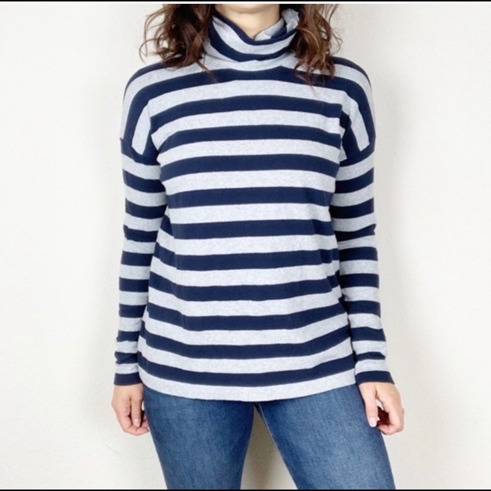 J Crew Gray & White Long Sleeve Turtleneck